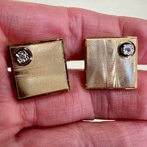 Men shirt cufflinks gold plated and one zirconia on each cuffink